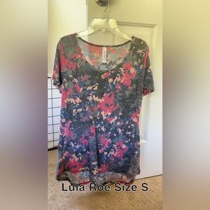 LulaRoe Classic T